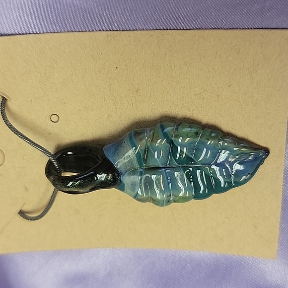 N3 Blue Turquoise Green - Handblown Glass Leaf Necklace - Picture 2 of 4